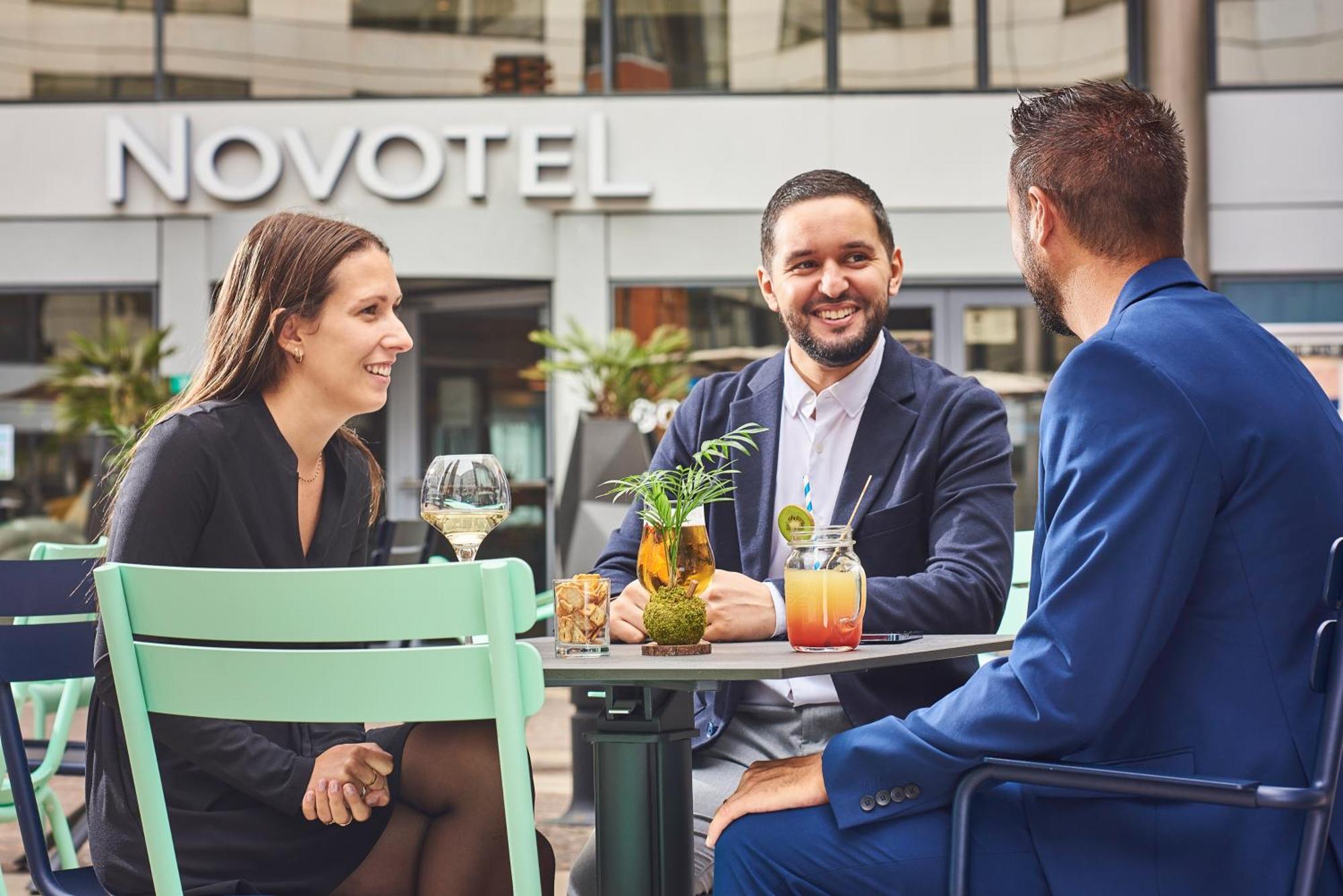 Novotel Paris Rueil Malmaison Exterior foto